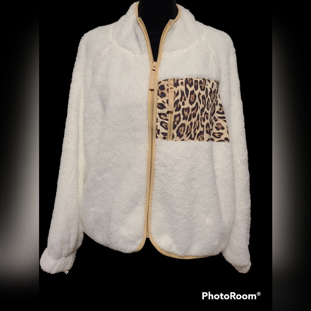 NWT Love, fire size XL white jacket
